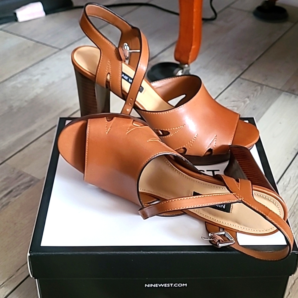 Women's platform heel sandals